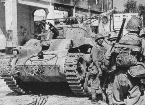 10 Feb Japanese Type 95 HaGo Light Tanks in Bukit Timah Village