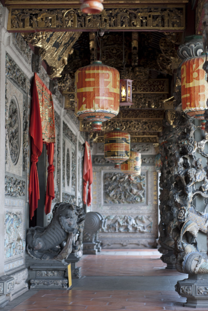 The Leong San Tong Khoo Kongsi temple was made out of carvings, sculptures and engravings.